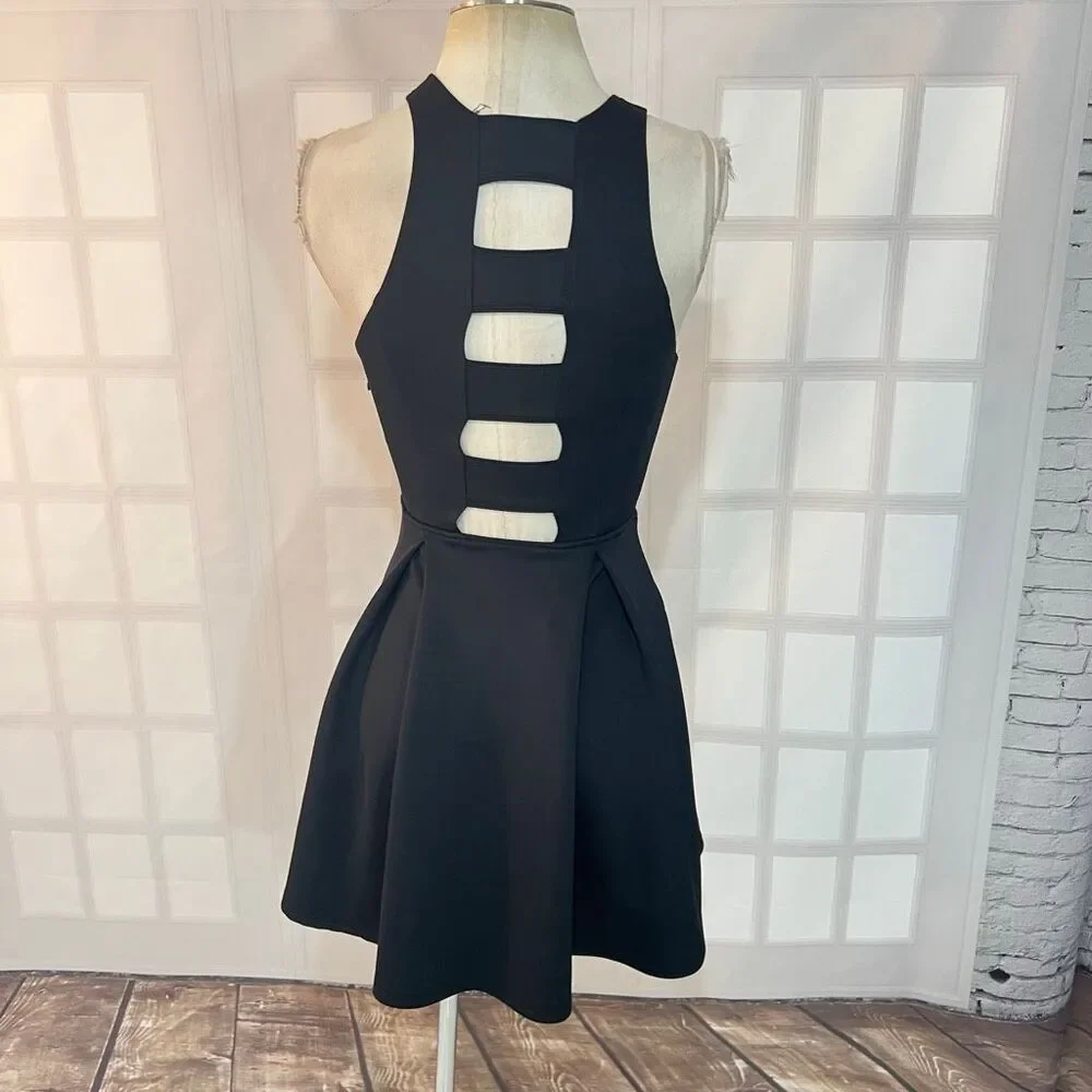 Abercrombie & Fitch Black Neoprene Cut Out Sleeveless Skater Mini Dress Size Med - Picture 5 of 9